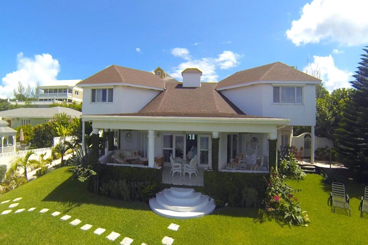 Four Bedroom Oceanfront Villa Nassau Buitenkant foto