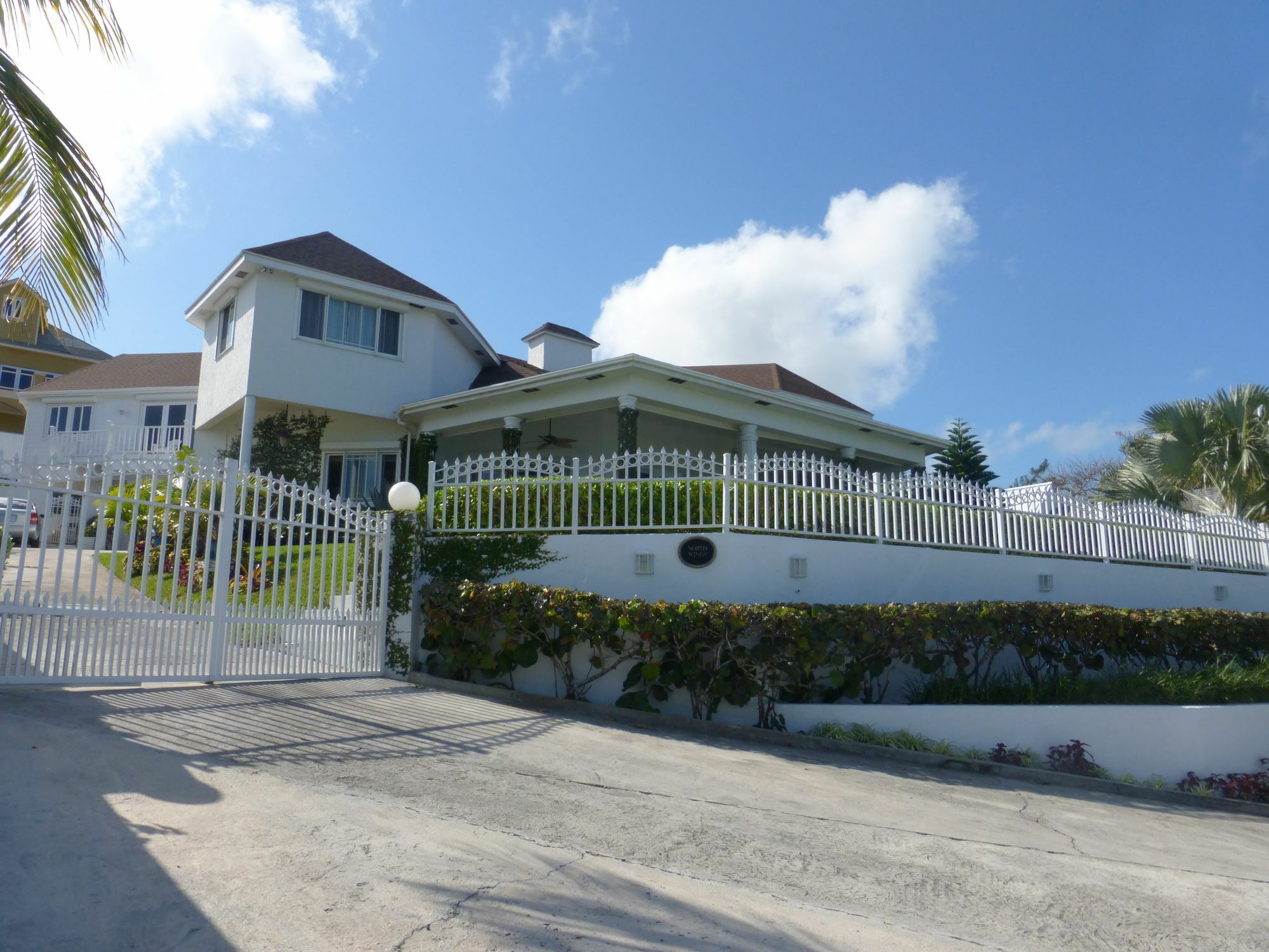 Four Bedroom Oceanfront Villa Nassau Buitenkant foto