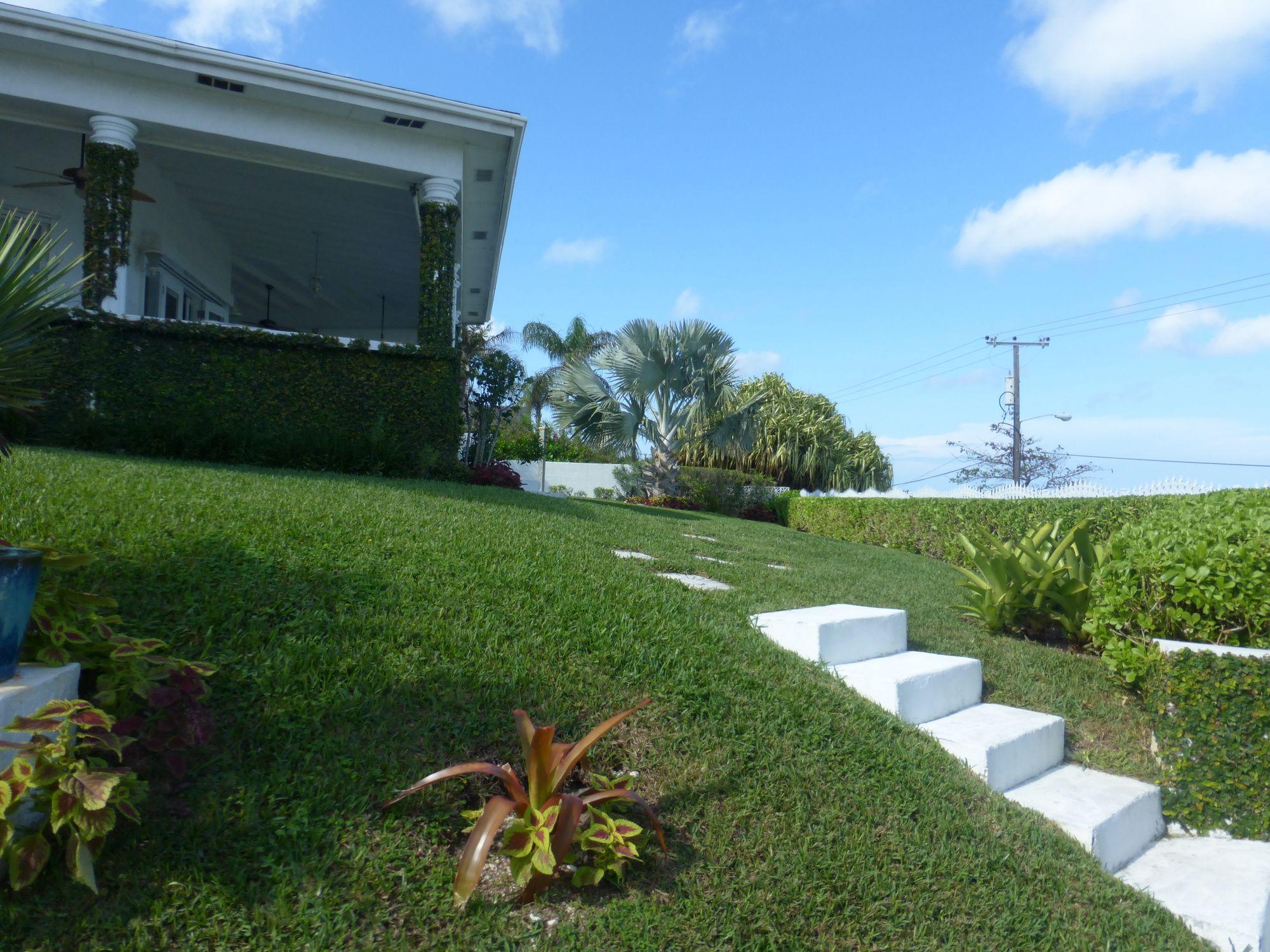 Four Bedroom Oceanfront Villa Nassau Buitenkant foto